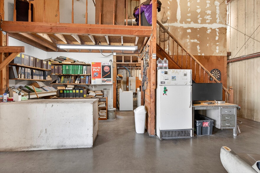 More Photos Of 652 E Lockeford St, Lodi Auto Repair For Sale