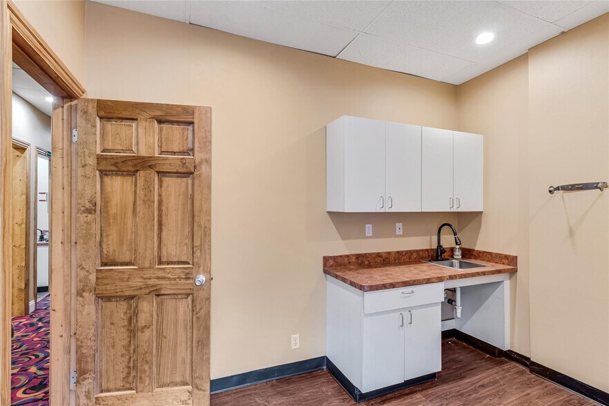 More Photos Of 4725 Gus Thomasson Rd, Mesquite Medical For Sale