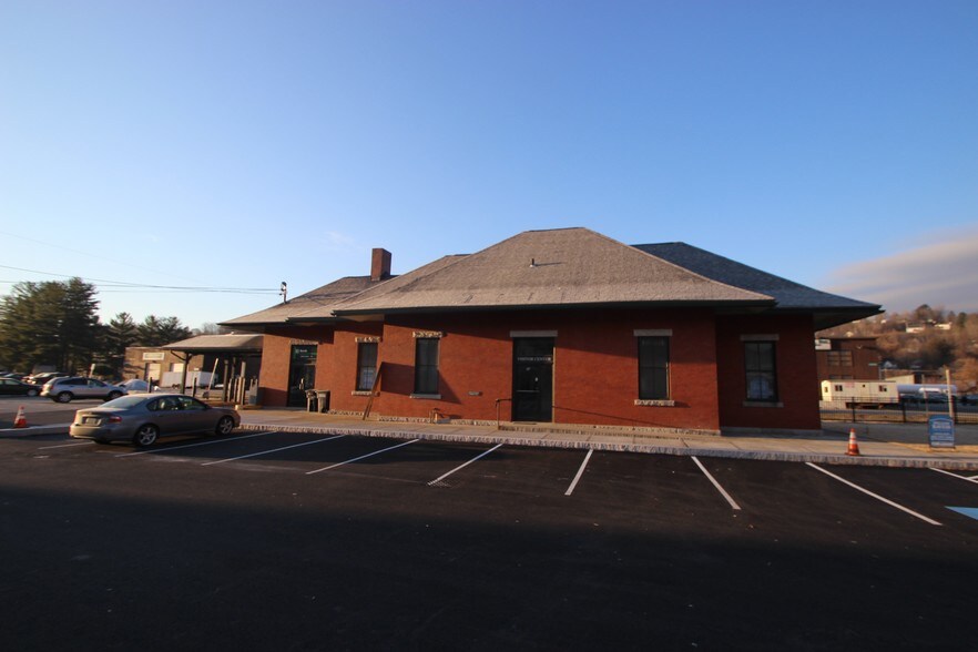 Primary Photo Of 56 Depot Sq, Barre City Office For Sale