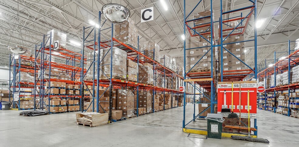 More Photos Of 3500 Aut Transcanadienne, Pointe-claire Distribution For Sale