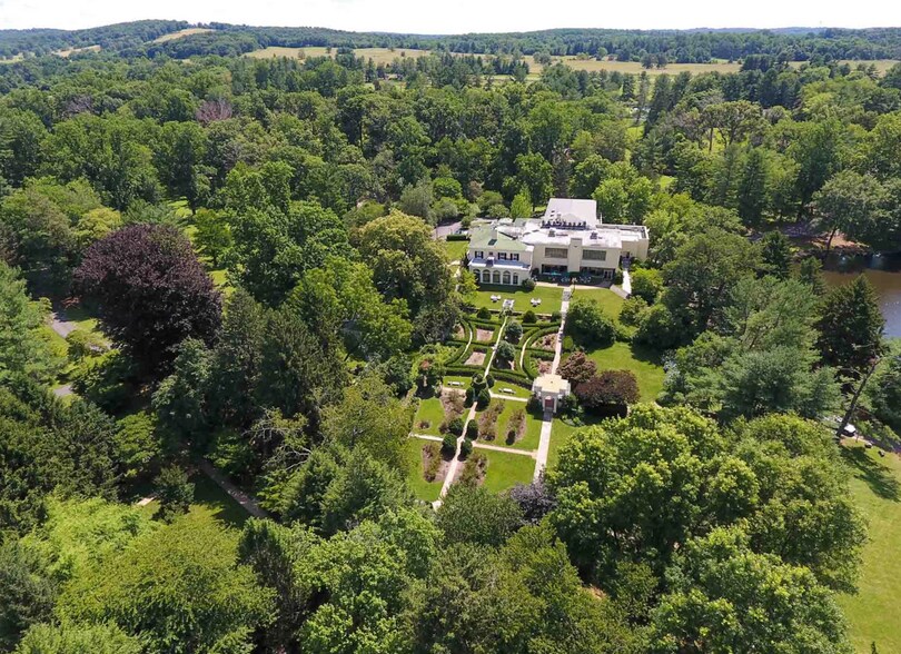 More Photos Of 6809 Airlie Rd, Warrenton Hotel For Sale