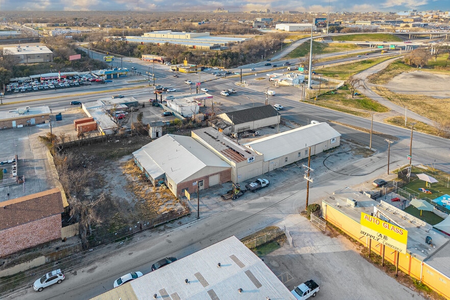 More Photos Of 1808 Bomar Ave, Fort Worth General Retail For Sale