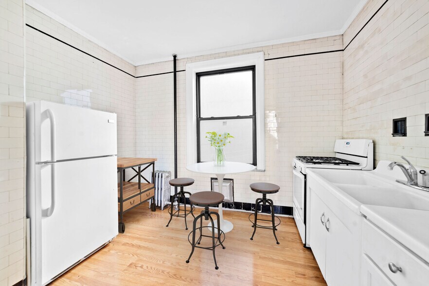 More Photos Of 174 15th St, Brooklyn Apartments For Sale