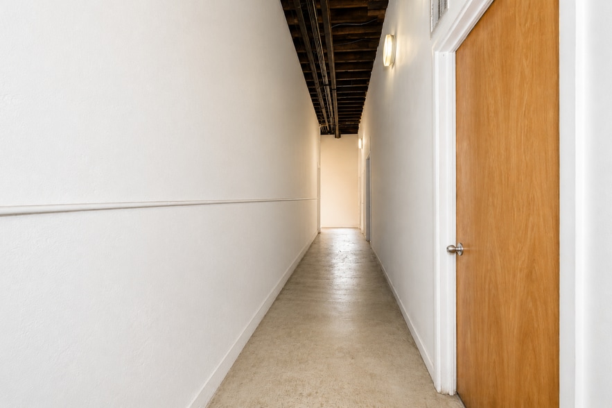 More Photos Of 154 26th St, Brooklyn Warehouse For Sale