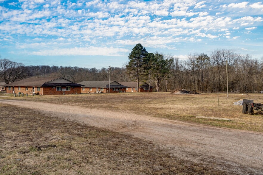 More Photos Of 504 Airport Rd, Crane Warehouse For Sale