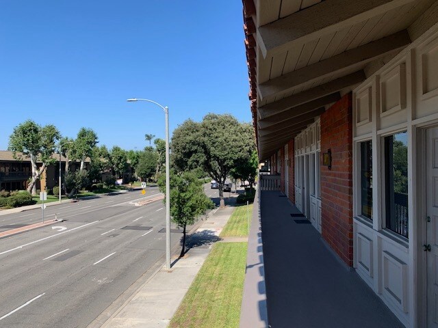 More Photos Of 17632 Irvine Blvd, Tustin Office For Lease