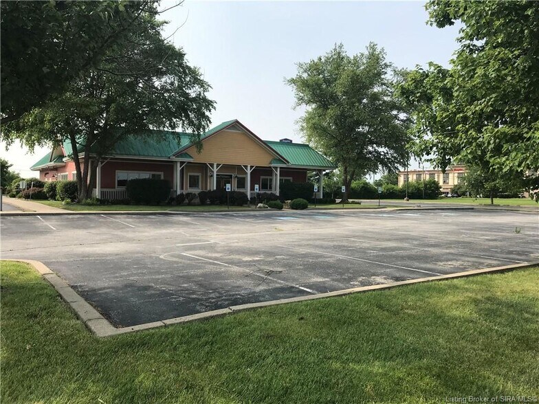 Primary Photo Of 1420 Park Pl, Clarksville Restaurant For Lease