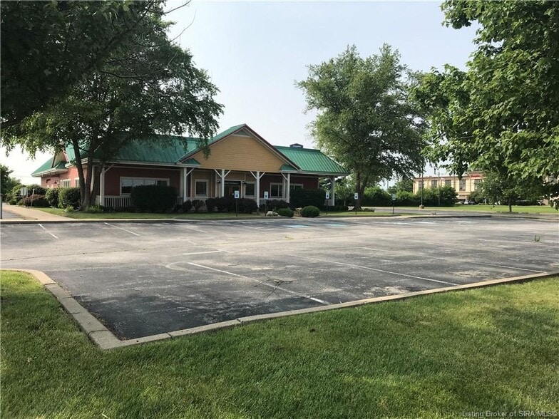 Primary Photo Of 1420 Park Pl, Clarksville Restaurant For Lease