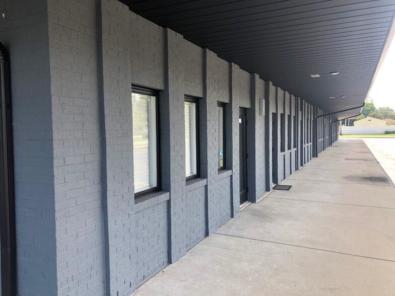 More Photos Of 8031-8045 Euclid Ave, Munster Storefront Retail Office For Lease