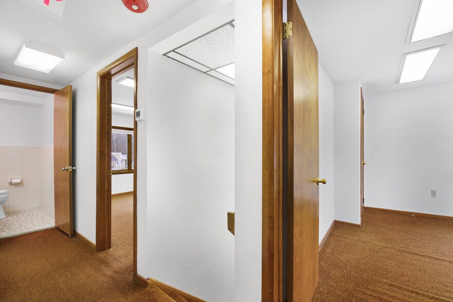 More Photos Of 328 Green Pond Rd, Hibernia Office Residential For Lease