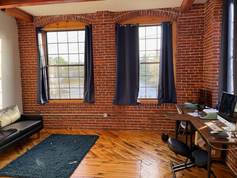 More Photos Of 51-55 Lake St, Nashua Light Manufacturing For Sale