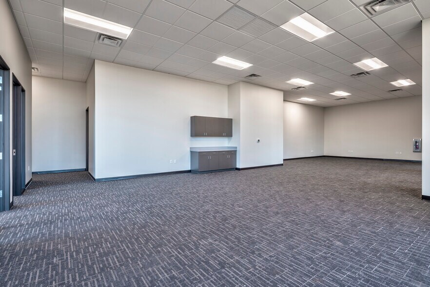 More Photos Of 9512 E Elliot Rd, Mesa Warehouse For Lease