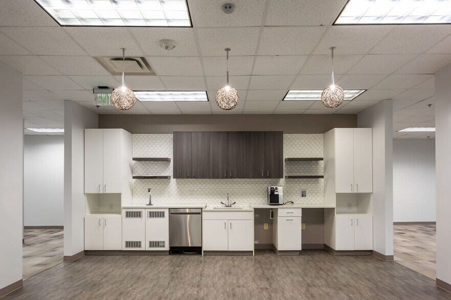 More Photos Of 5565 Centerview Dr, Raleigh Office For Lease