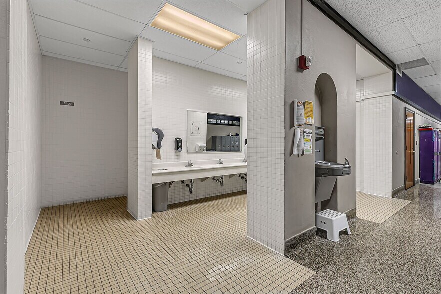 More Photos Of 430 3rd Ave NE, Saint Cloud Specialty For Sale