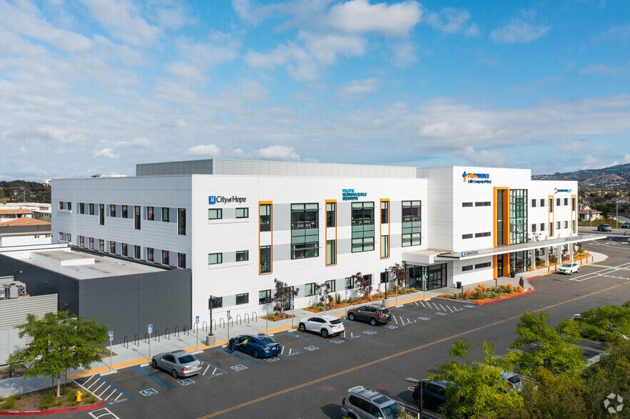 More Photos Of 5215 Torrance Blvd, Torrance Medical For Lease