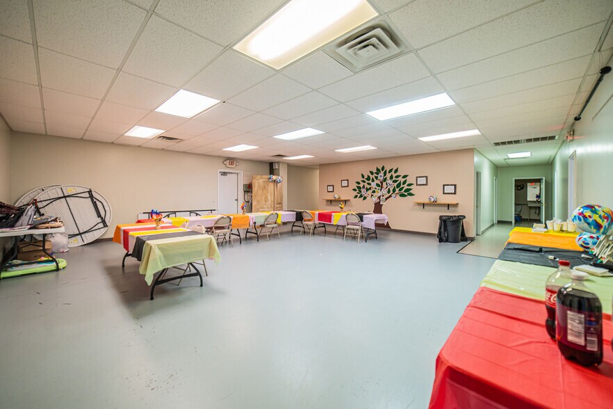 More Photos Of 3530 Park Plaza Rd, Paducah Warehouse For Sale