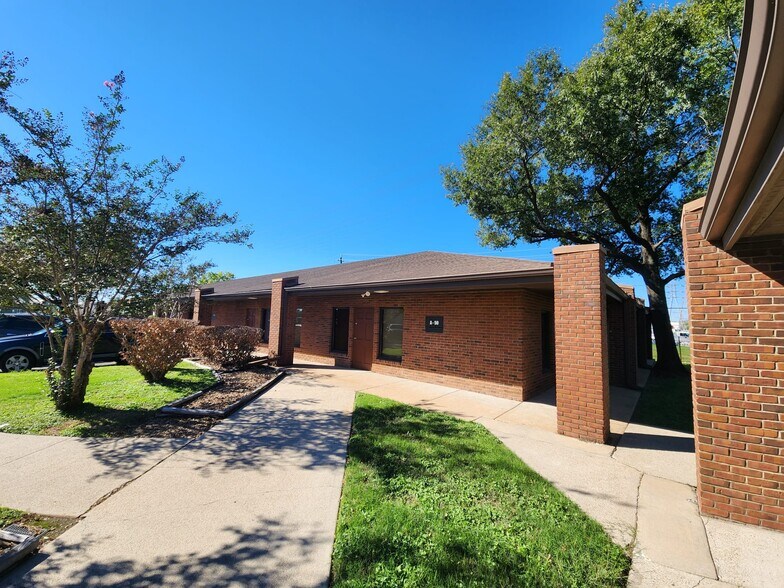 More Photos Of 15055 East Fwy, Channelview Medical For Lease