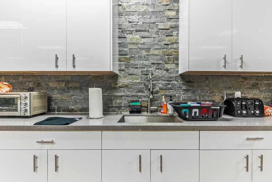 More Photos Of 4101 Interwood N Pky, Houston Medical For Lease