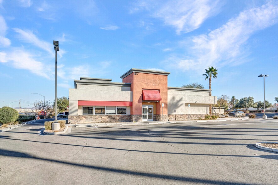 Primary Photo Of 607 W Craig Rd, North Las Vegas Fast Food For Sale