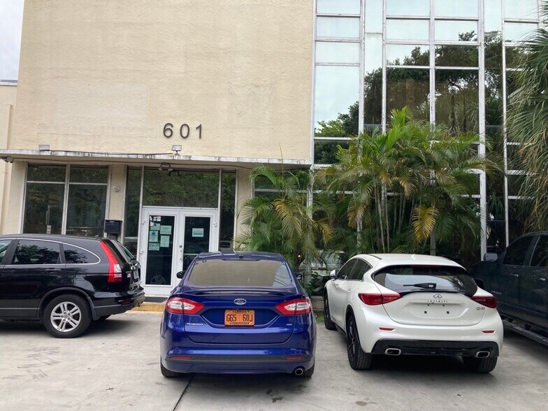 More Photos Of 601 NW 12th Ave, Pompano Beach Warehouse For Sale