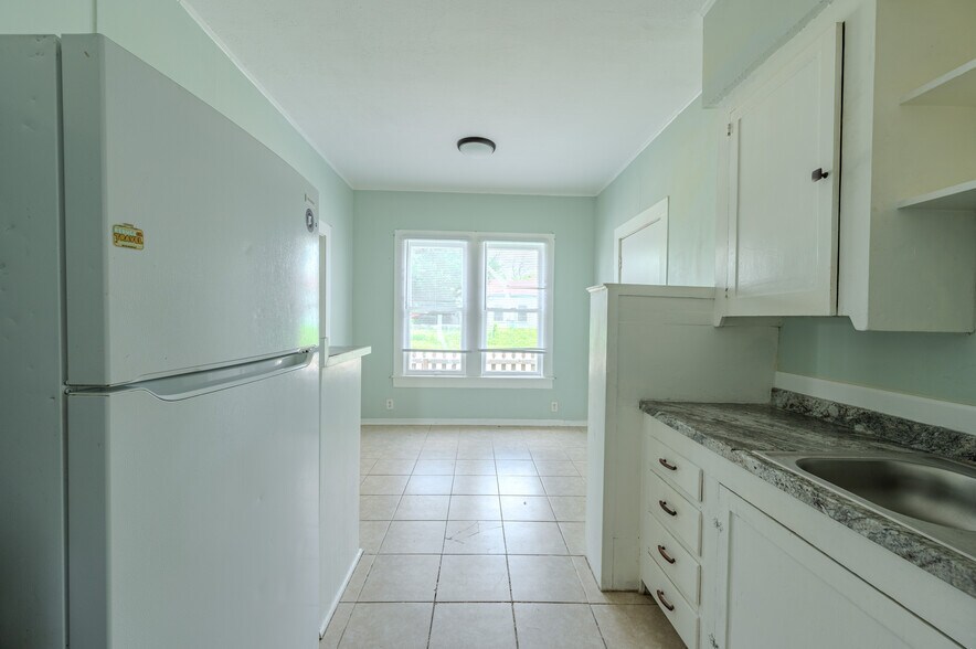 More Photos Of 732 W Alice Ave, Kingsville Apartments For Sale