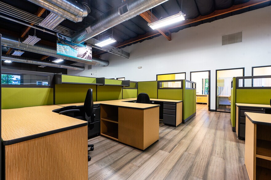 More Photos Of 6675 Mesa Ridge Rd, San Diego Office For Lease