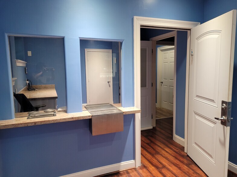 Primary Photo Of 2715 Fannin St, Houston Medical For Lease