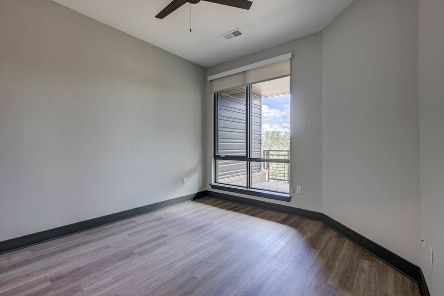 More Photos Of 352 S Walker St, Cary Apartments For Lease