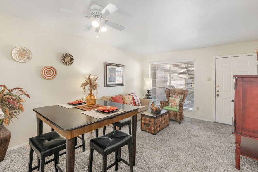 More Photos Of 2451 Lake Rd, Huntsville Apartments For Sale