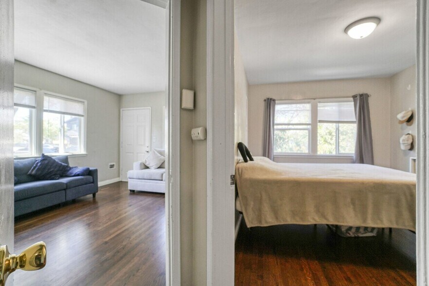 More Photos Of 1134 Marco Pl, Venice Multifamily For Sale