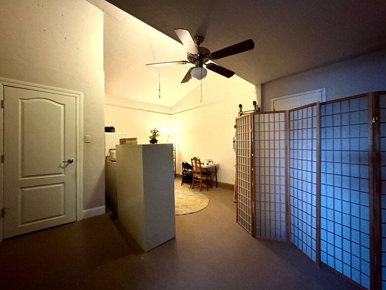 More Photos Of 2976 W Center St, Anderson Medical For Sale