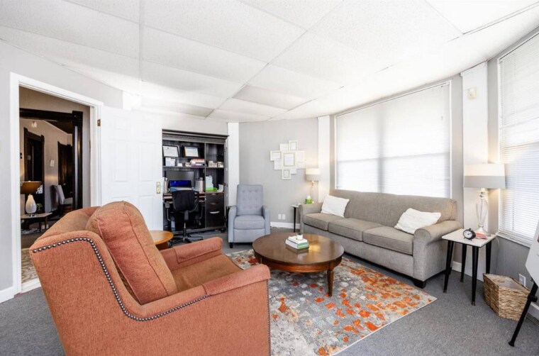 More Photos Of 635 S Lincoln Ave, O'Fallon Storefront Retail Office For Sale