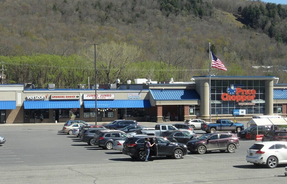 More Photos Of 3 Main St, Delhi Unknown For Lease