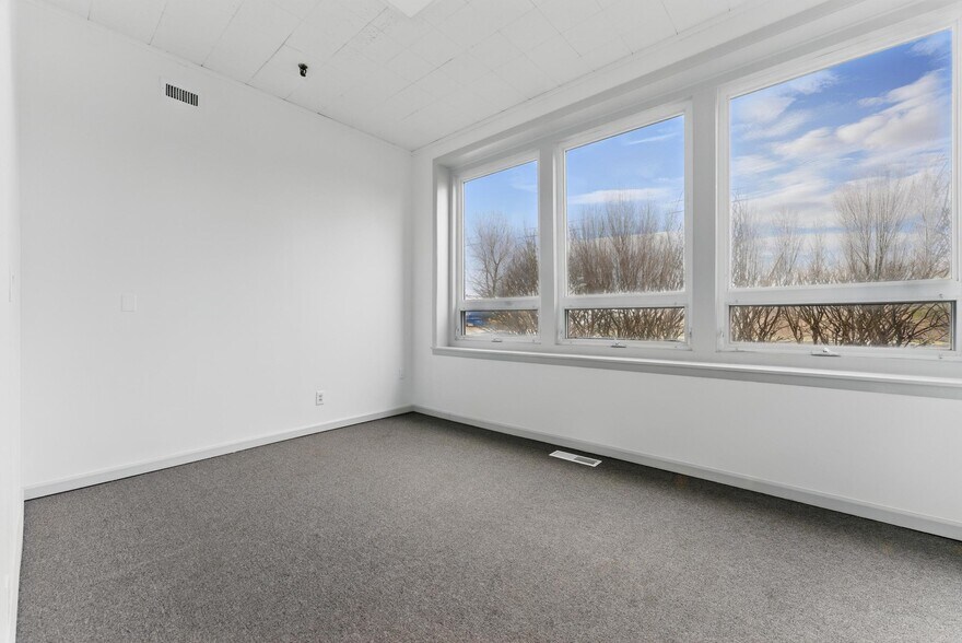 More Photos Of 755 New Ludlow Rd, South Hadley Warehouse For Sale