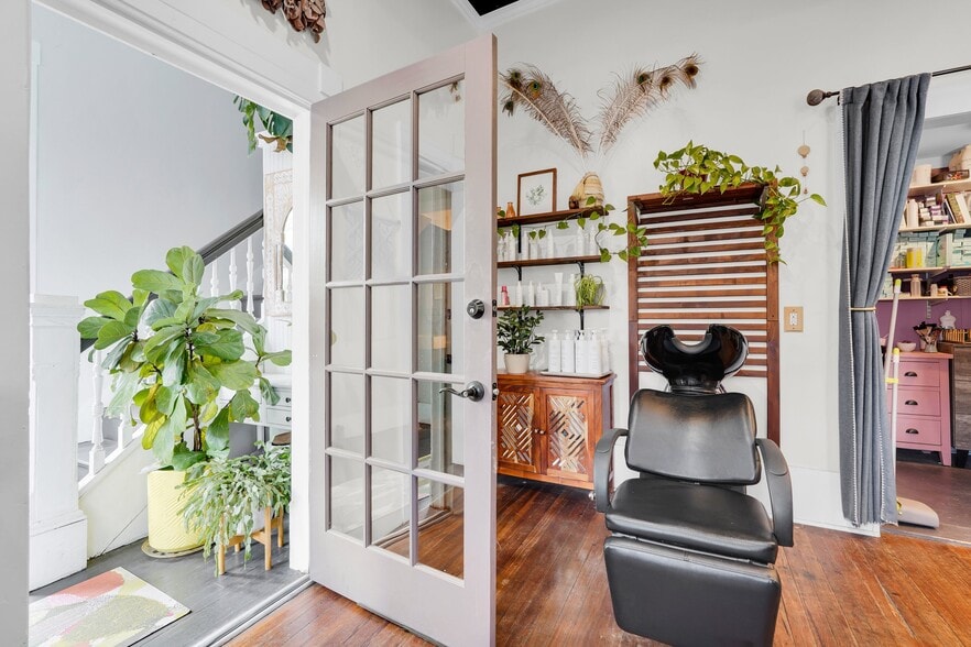 More Photos Of 2312 Abercorn St, Savannah Storefront Retail Residential For Sale