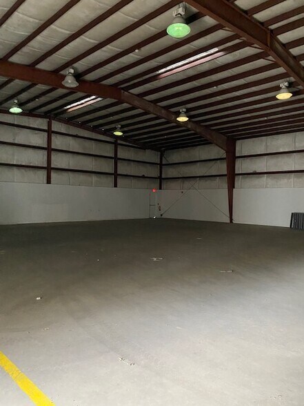 More Photos Of 4960 Washington Blvd, Beaumont Warehouse For Lease