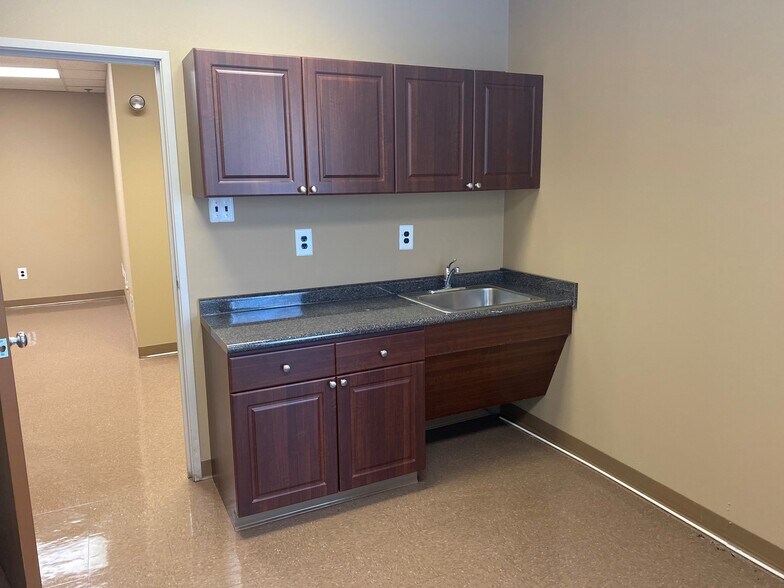 More Photos Of 112 N Centre Blvd, Marlton Unknown For Lease