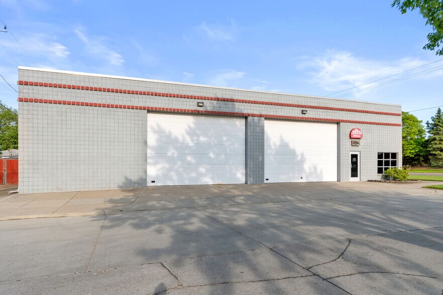 More Photos Of 21052 Van Born Rd, Dearborn Heights Warehouse For Sale