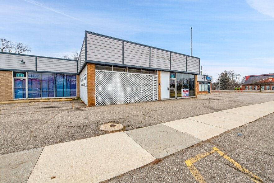Primary Photo Of 307-341 E 11 Mile Rd, Madison Heights Freestanding For Sale