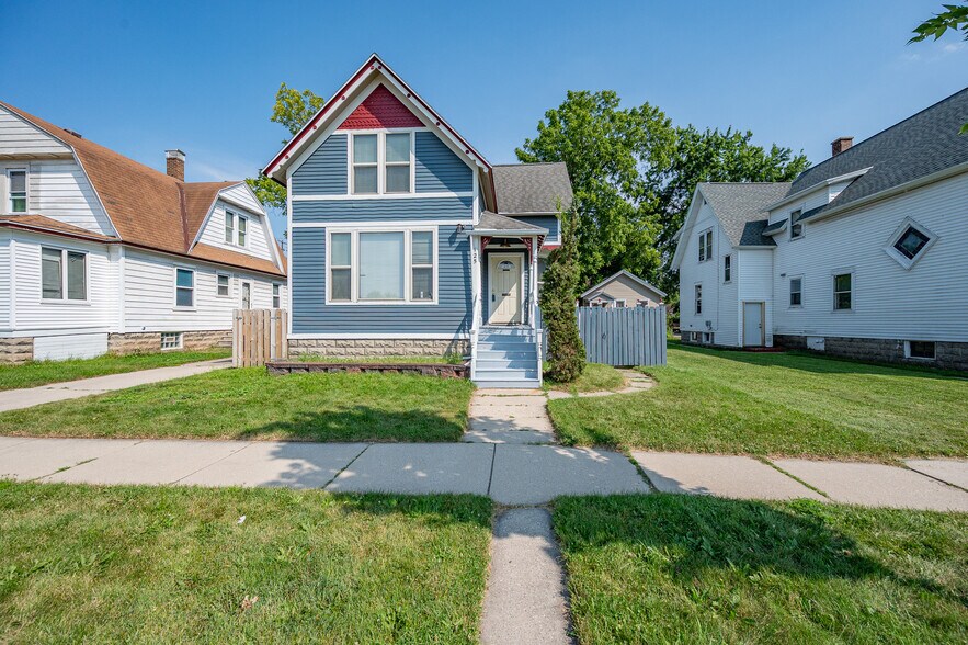 More Photos Of 125 S Quincy St, Green Bay Office For Sale