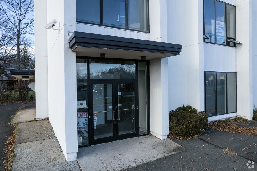 More Photos Of 16 Route 303, Tappan Freestanding For Sale