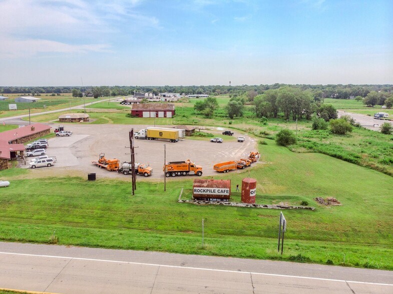 More Photos Of 18400 E B Hwy, Sheldon Flex For Sale