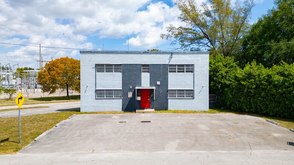 More Photos Of 595 NW 91st St, Miami Office Residential For Sale