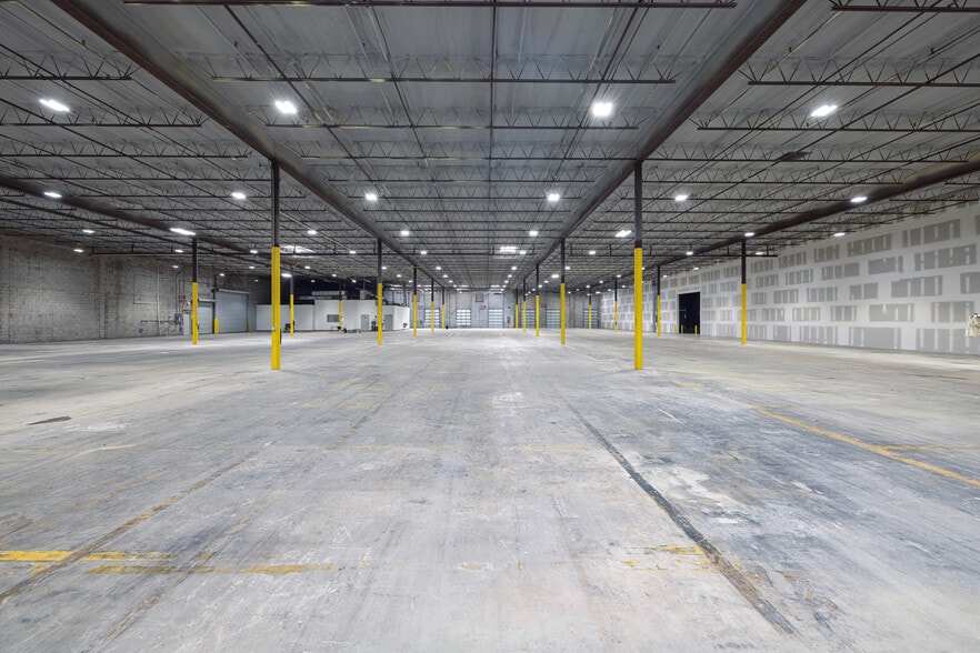 More Photos Of 1264 La Quinta Dr, Orlando Warehouse For Lease