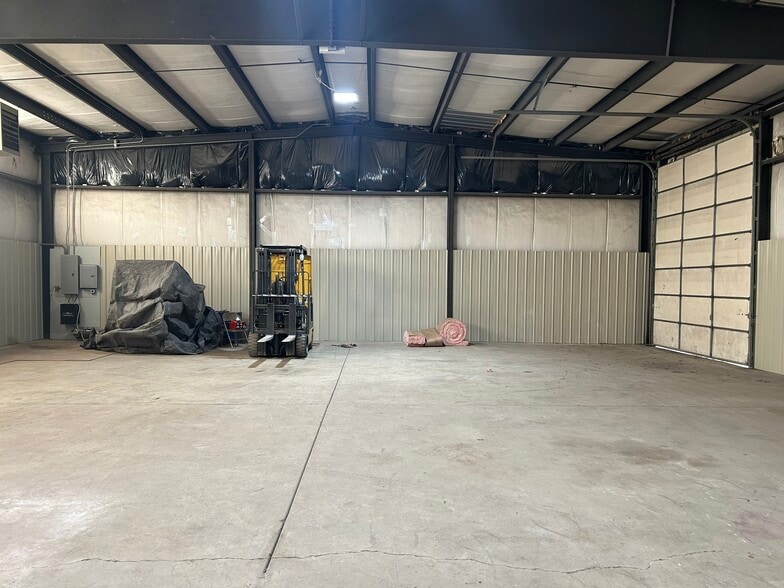 More Photos Of 3008 Louis Sherman Dr, Steger Warehouse For Sale