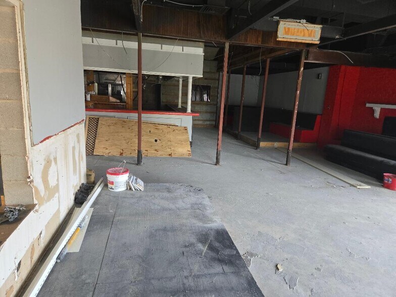 More Photos Of 2020 Country Club Ave NW, Huntsville Restaurant For Sale