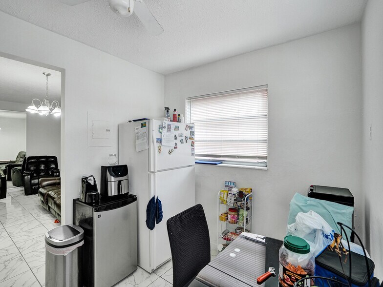 More Photos Of 720 W 16th, Hialeah Apartments For Sale