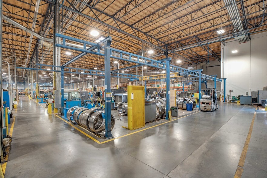 More Photos Of 5504 S 11th St, Ridgefield Distribution For Lease