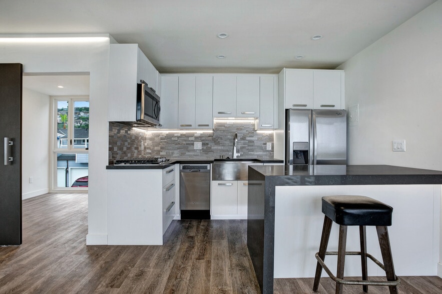 More Photos Of 618 S Coast Hwy, Laguna Beach Apartments For Sale