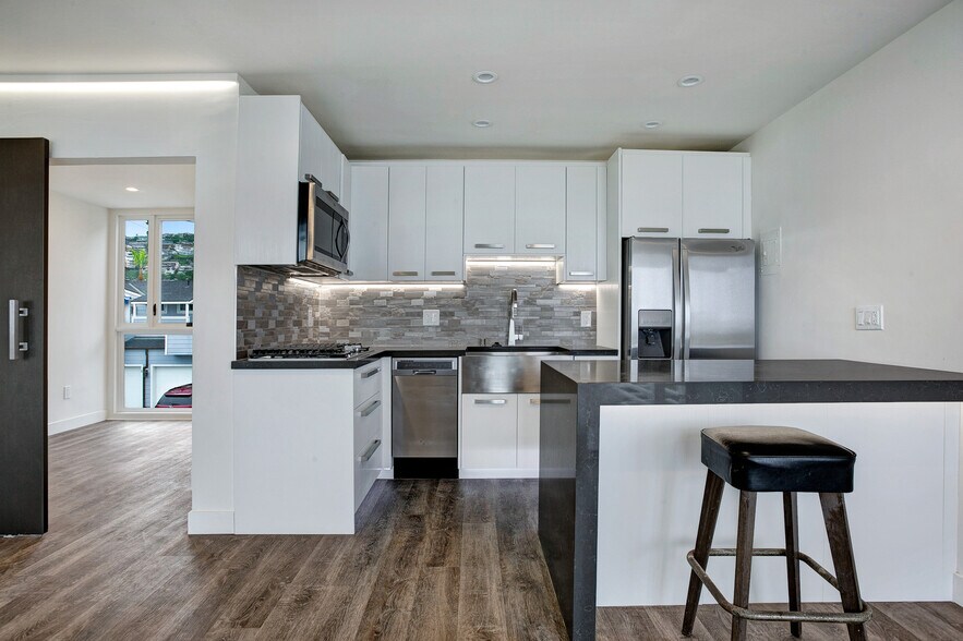 More Photos Of 621 Ramona Ave, Laguna Beach Apartments For Sale